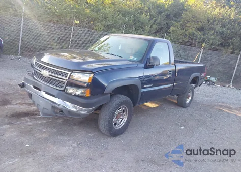 2005 Chevrolet Silverado 2500Hd Work Truck z USA, uszkodzony, nr VIN 1GCHK24U55E266713